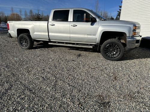 Customer photo review of 2011-2019 Duramax Stage 3 Leveling Kit w/ Fox Shocks (KR11STAGE3FOX)