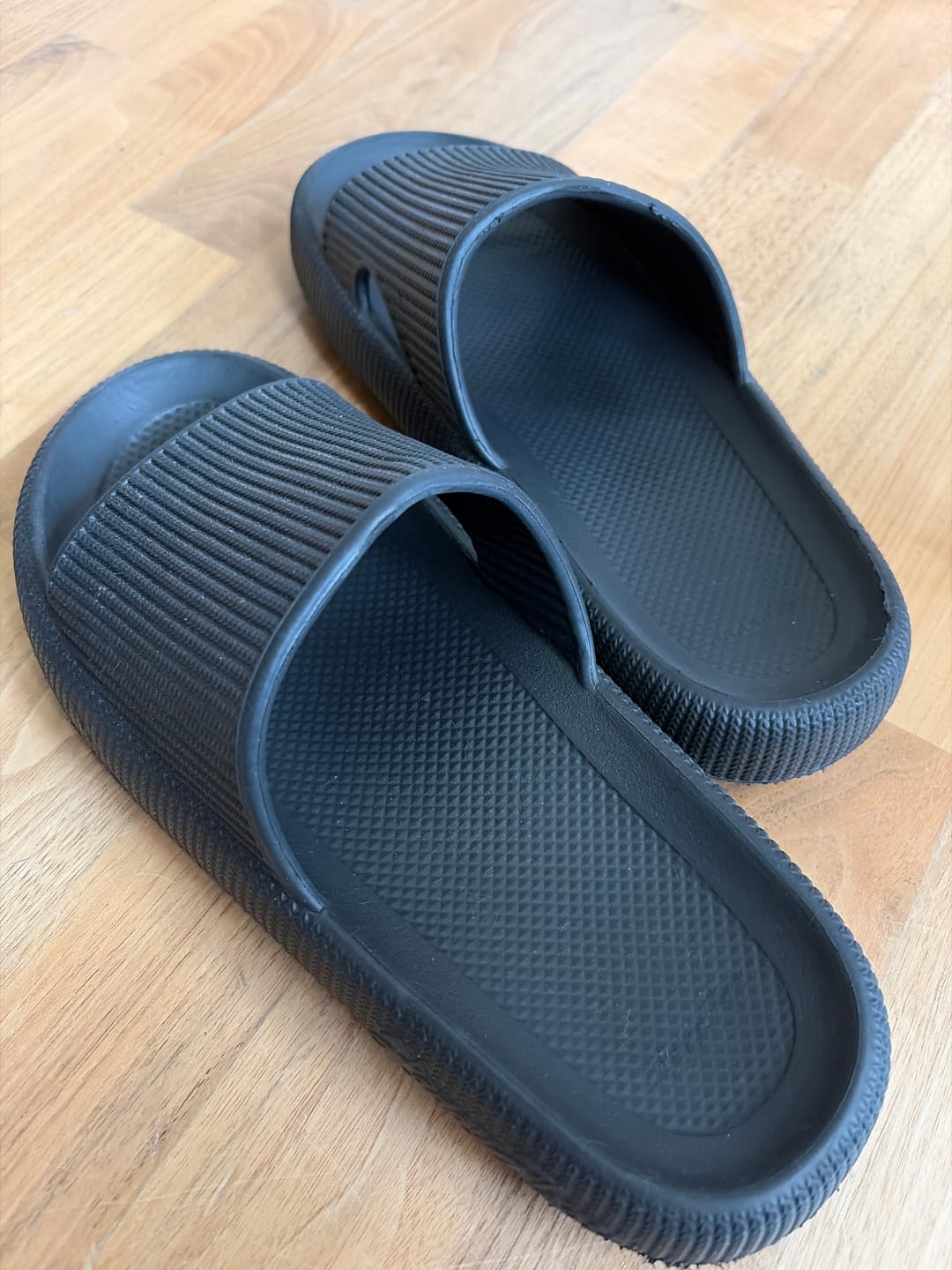 Customer photo review of HappyFlops Original