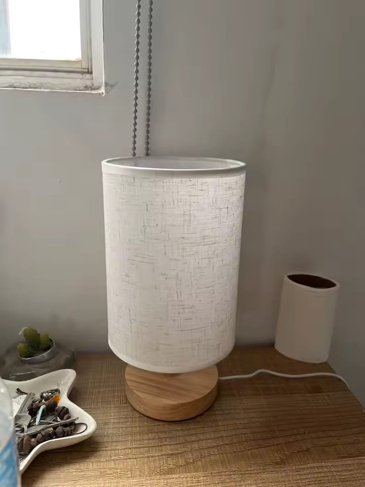 Customer photo review of Lampe de Table LED avec Pied en Bois et Abat-Jour en tissu