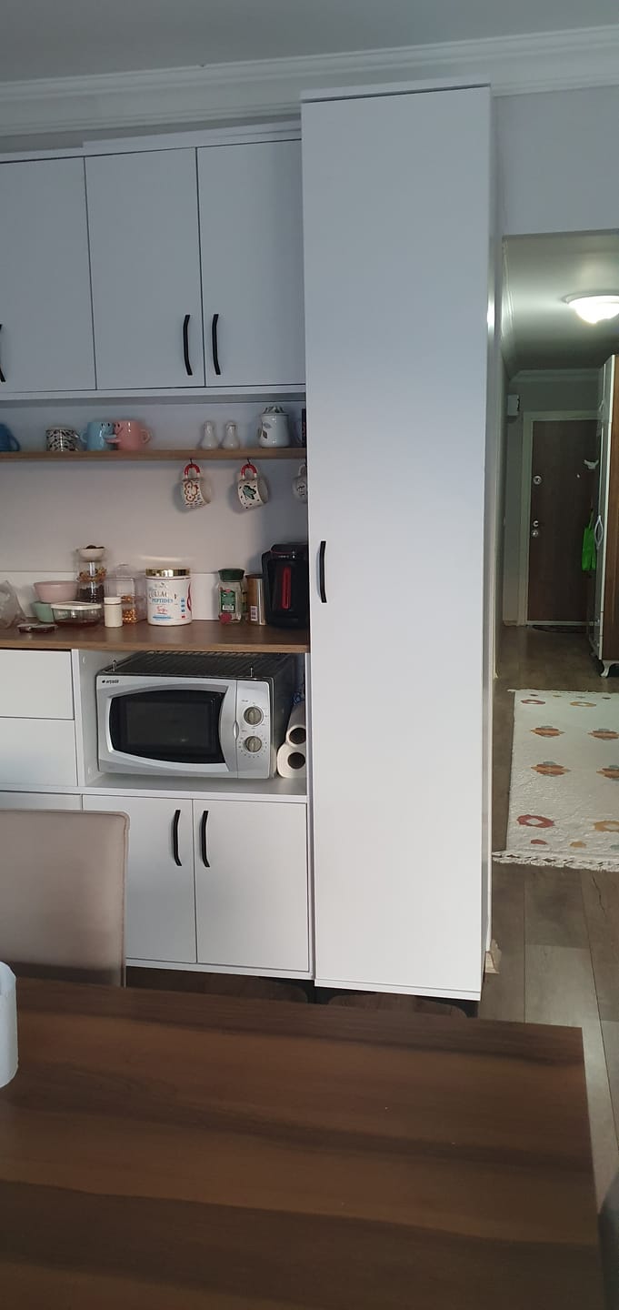 Customer photo review of Rani JE250 Çok Amaçlı Dolap Tek Kapaklı 5 Raflı Kiler Mutfak Dolabı Beyaz