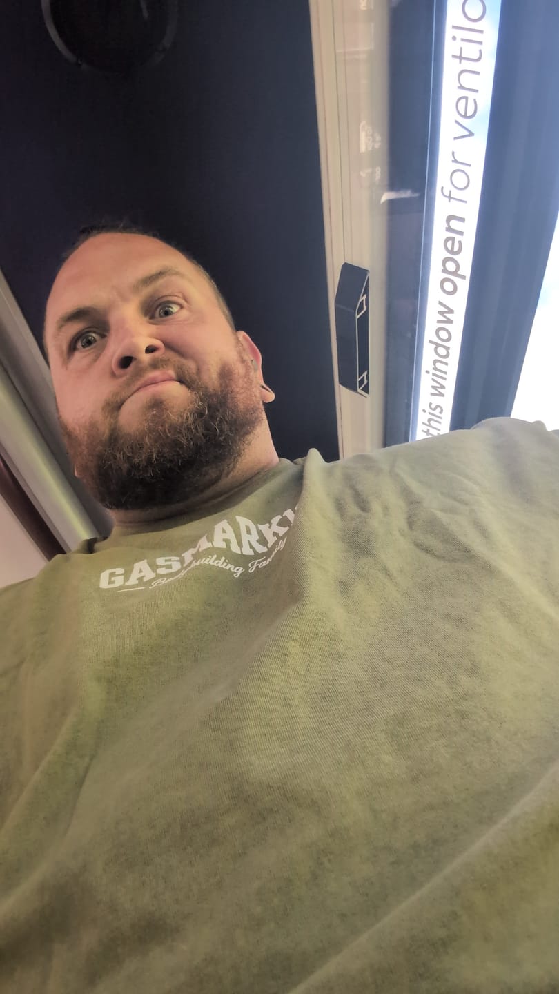 Customer photo review of GASMARK10 BODYBUILDING FAMILY OVERSIZE T- GREEN