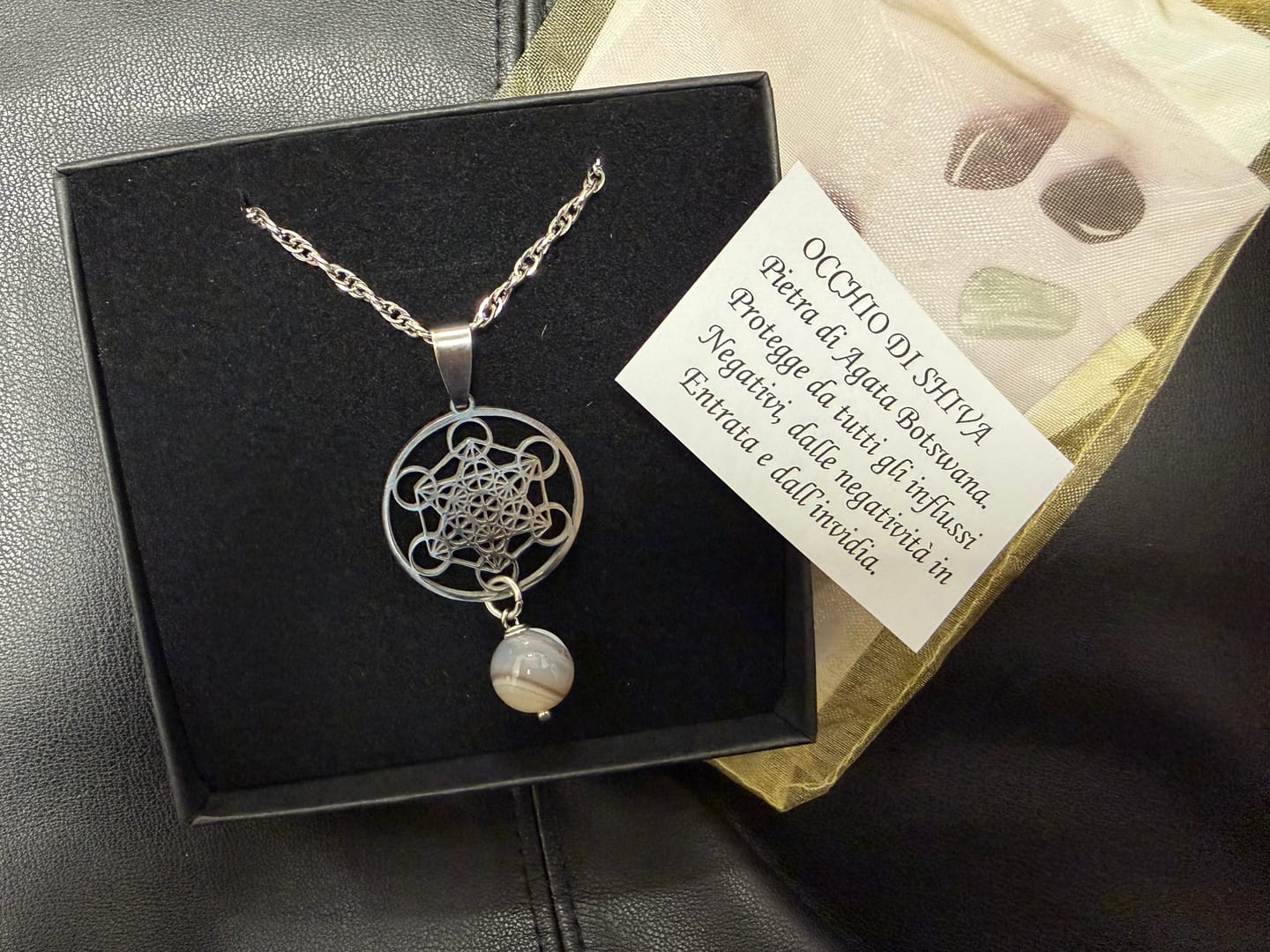 Customer photo review of Collana Occhio di Shiva e Cubo di Metatron: protezione da malocchi e invidia