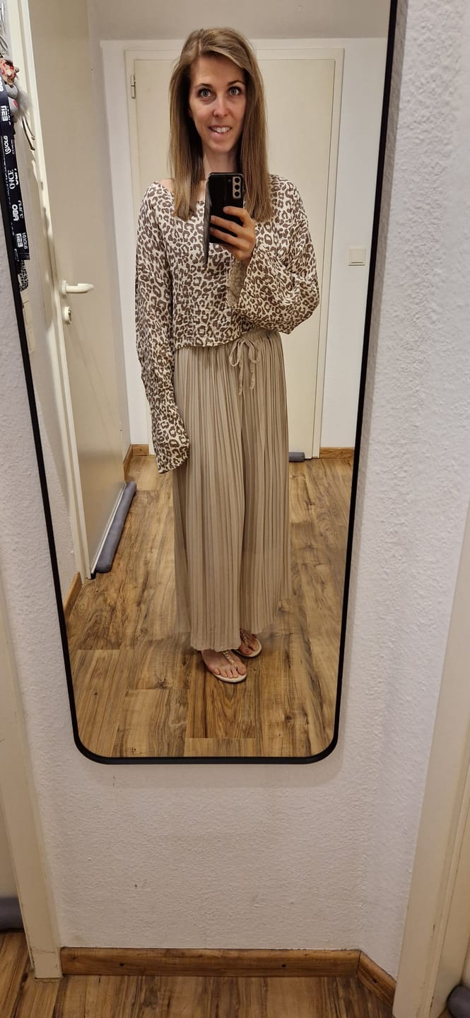 Customer photo review of Cropped Musselin Oberteil MUSSELIN MUST-HAVE LEO beige/braun