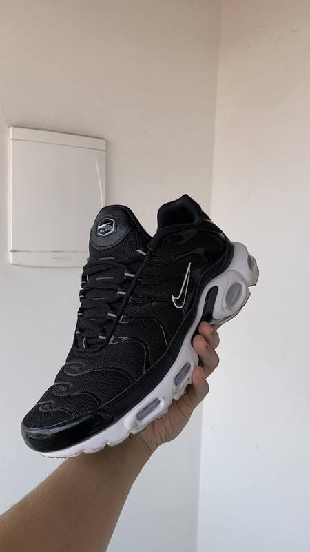 Customer photo review of Air Max TN Plus "Black White"