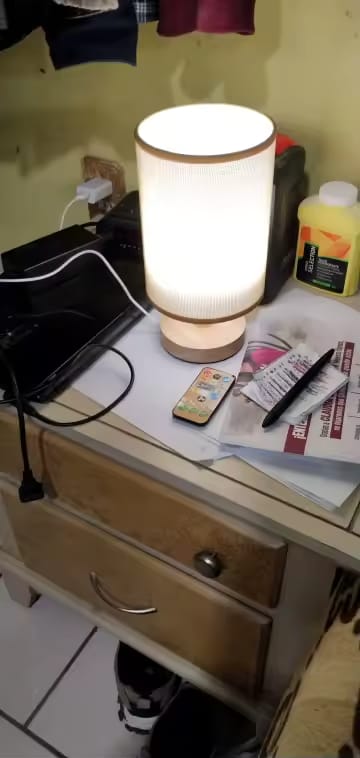Customer photo review of Lampe de Table LED avec Pied en Bois et Abat-Jour en tissu