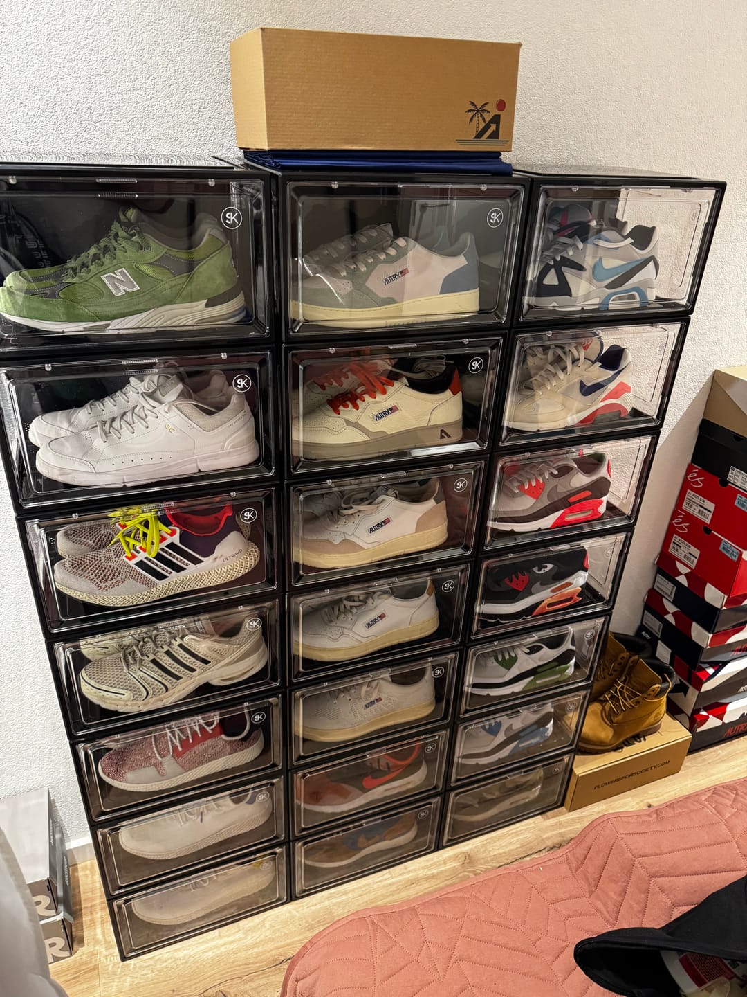 Customer photo review of Stackkicks Sneakerbox