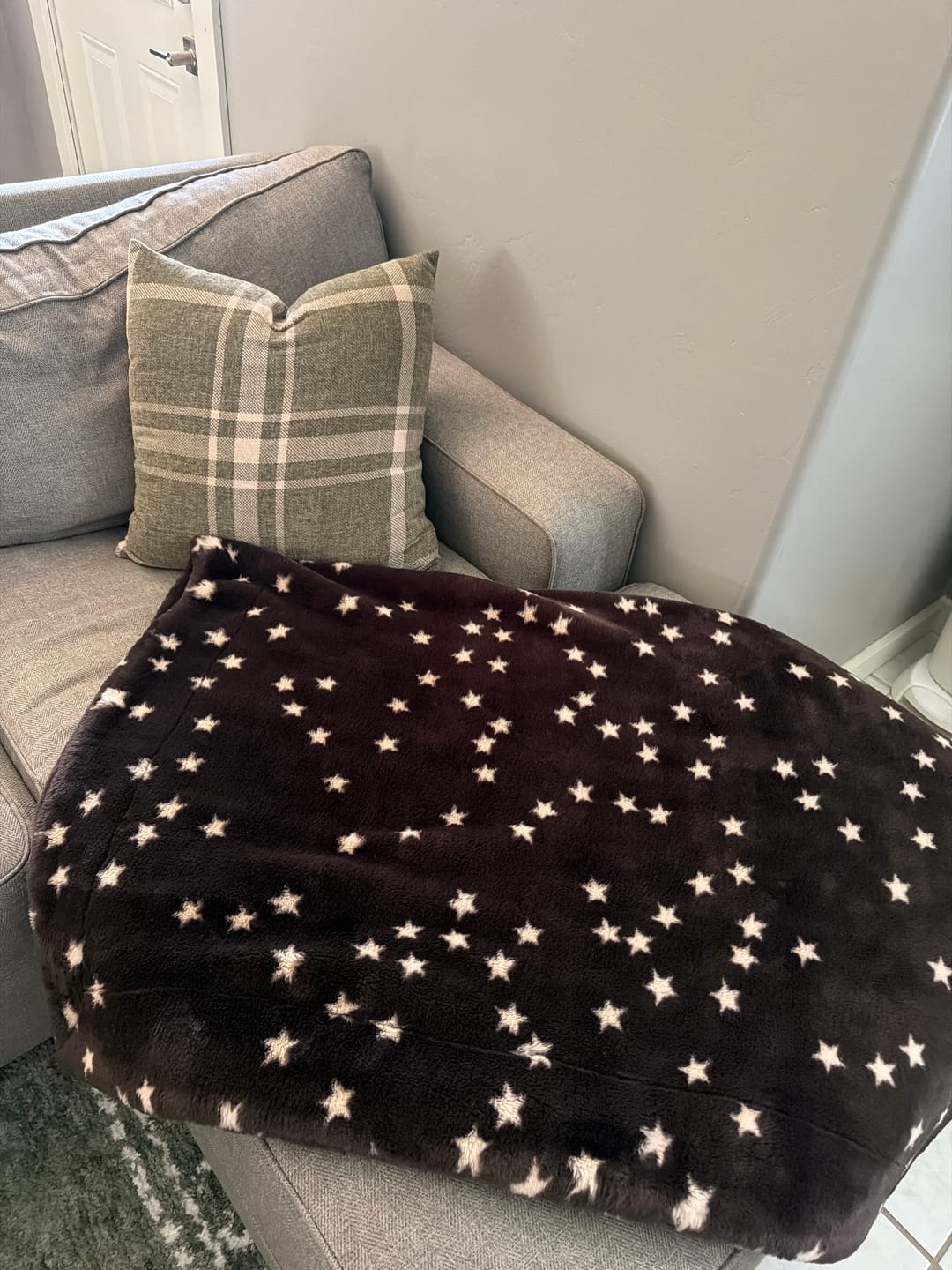 Customer photo review of Lush Halloween Stars Blanket