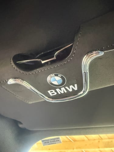 Customer photo review of Individueller magnetischer Brillenhalter