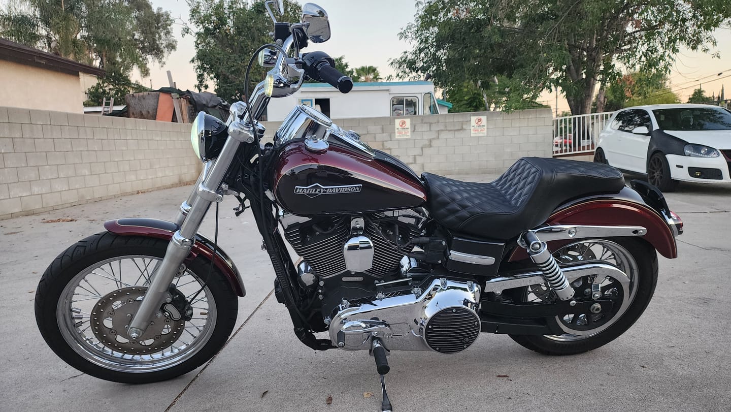 Customer photo review of Iron Born Diamond Stitch 2-Up Seat for Harley Dyna Super Glide Custom FXDC/I Black