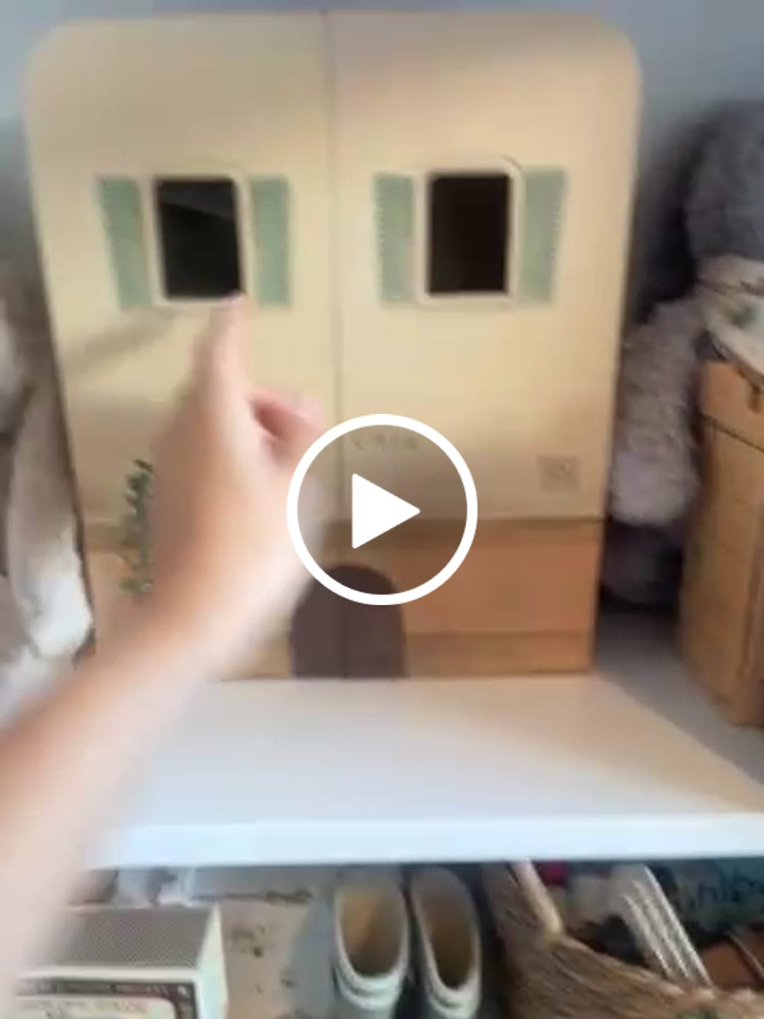 Customer video review of Maileg - SuitCasa Maus Koffer als Miniaturhaus für Little Sister und Little Brother (lieferbar ab Anfang September)