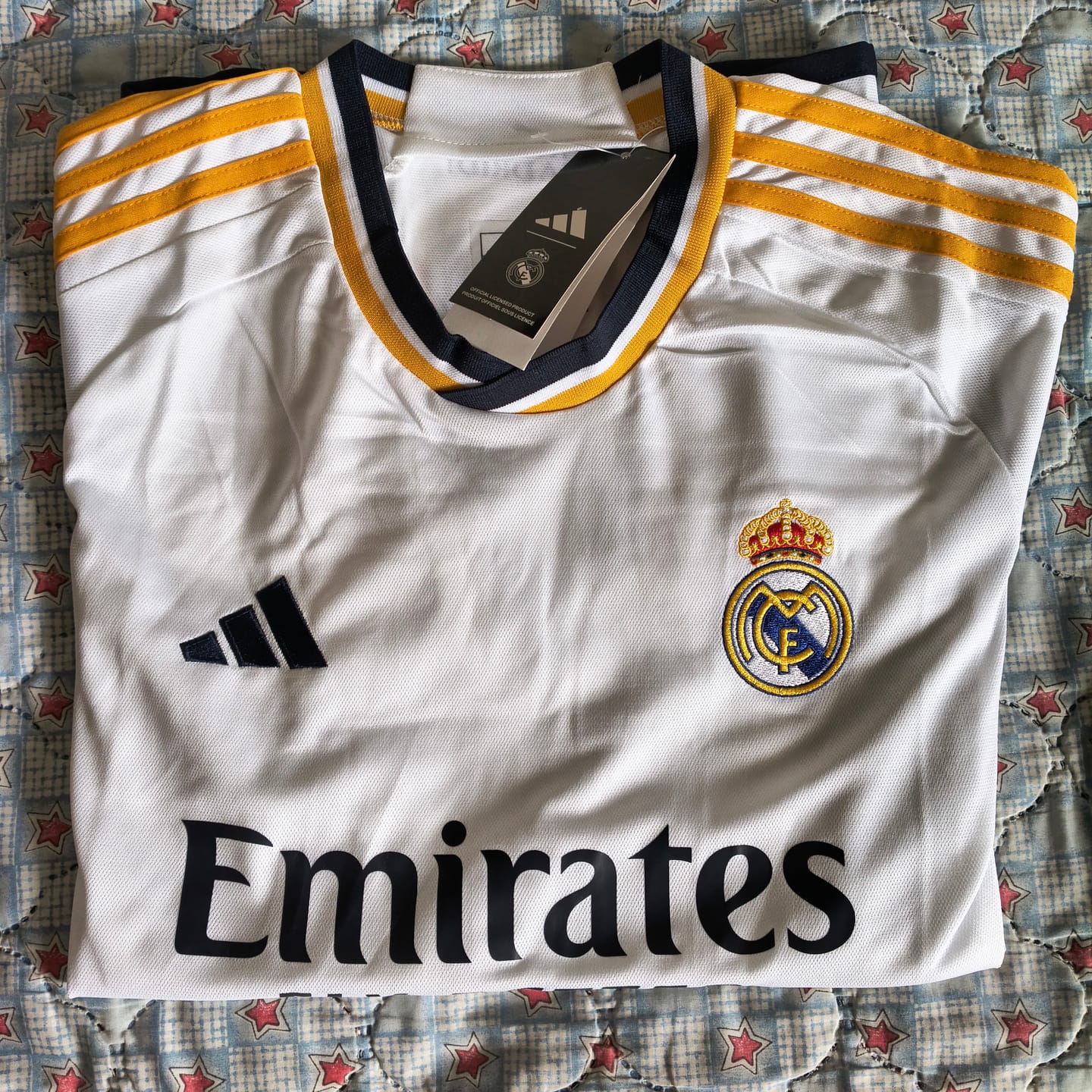 Customer photo review of Real Madrid 23-24 Local versión fan