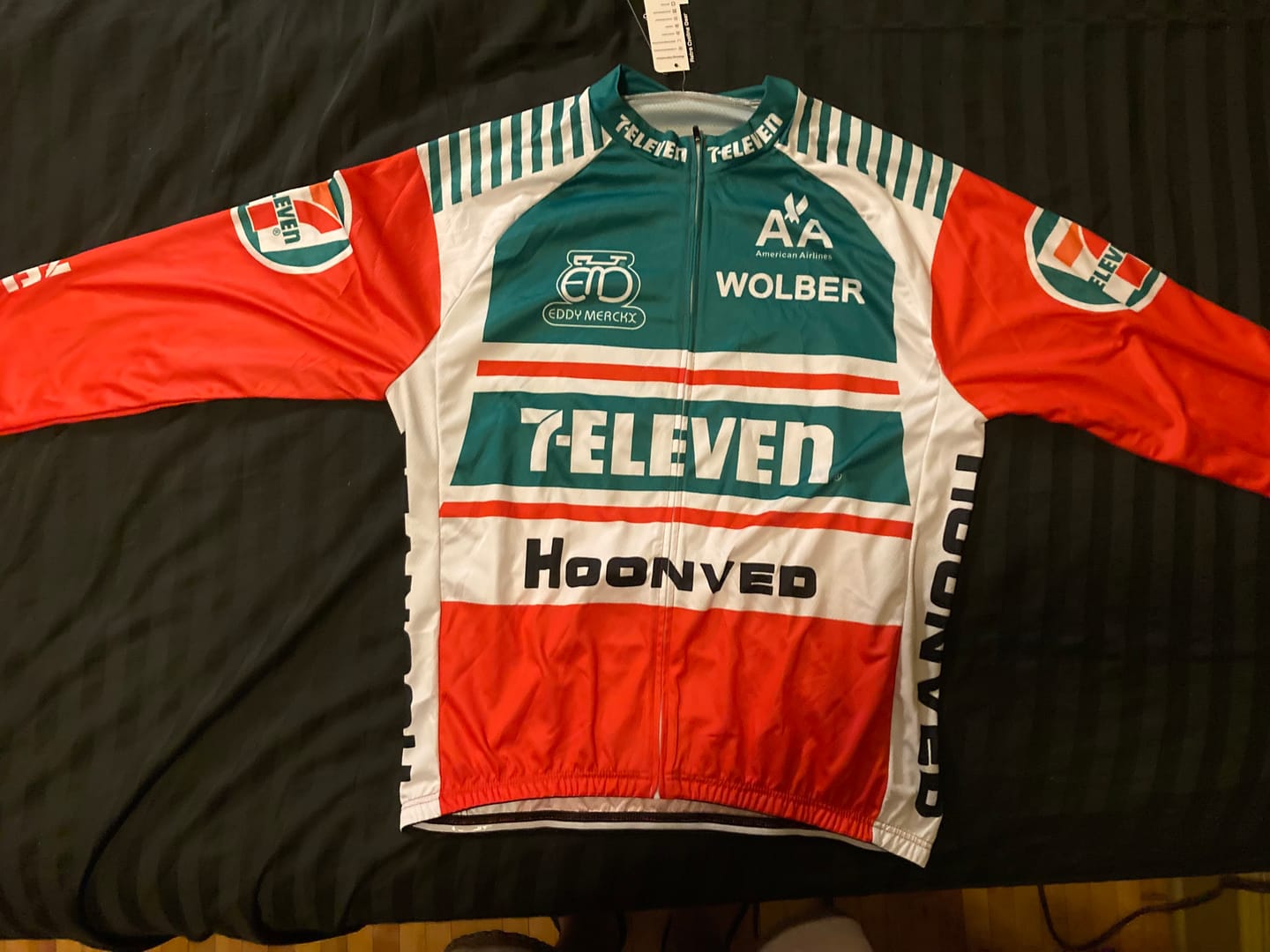 Customer photo review of Hoonved Retro Long Sleeves Jersey