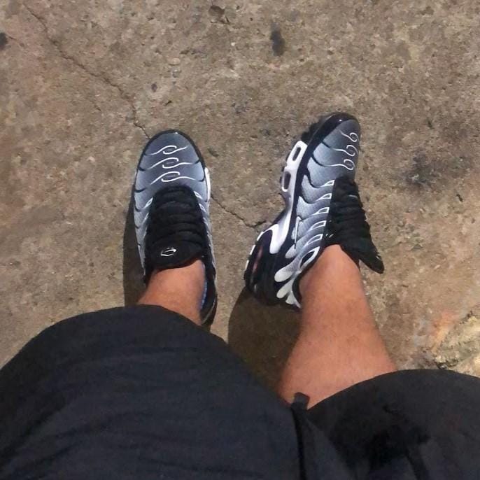 Customer photo review of Air Max TN Plus "Black Metallic Silver"