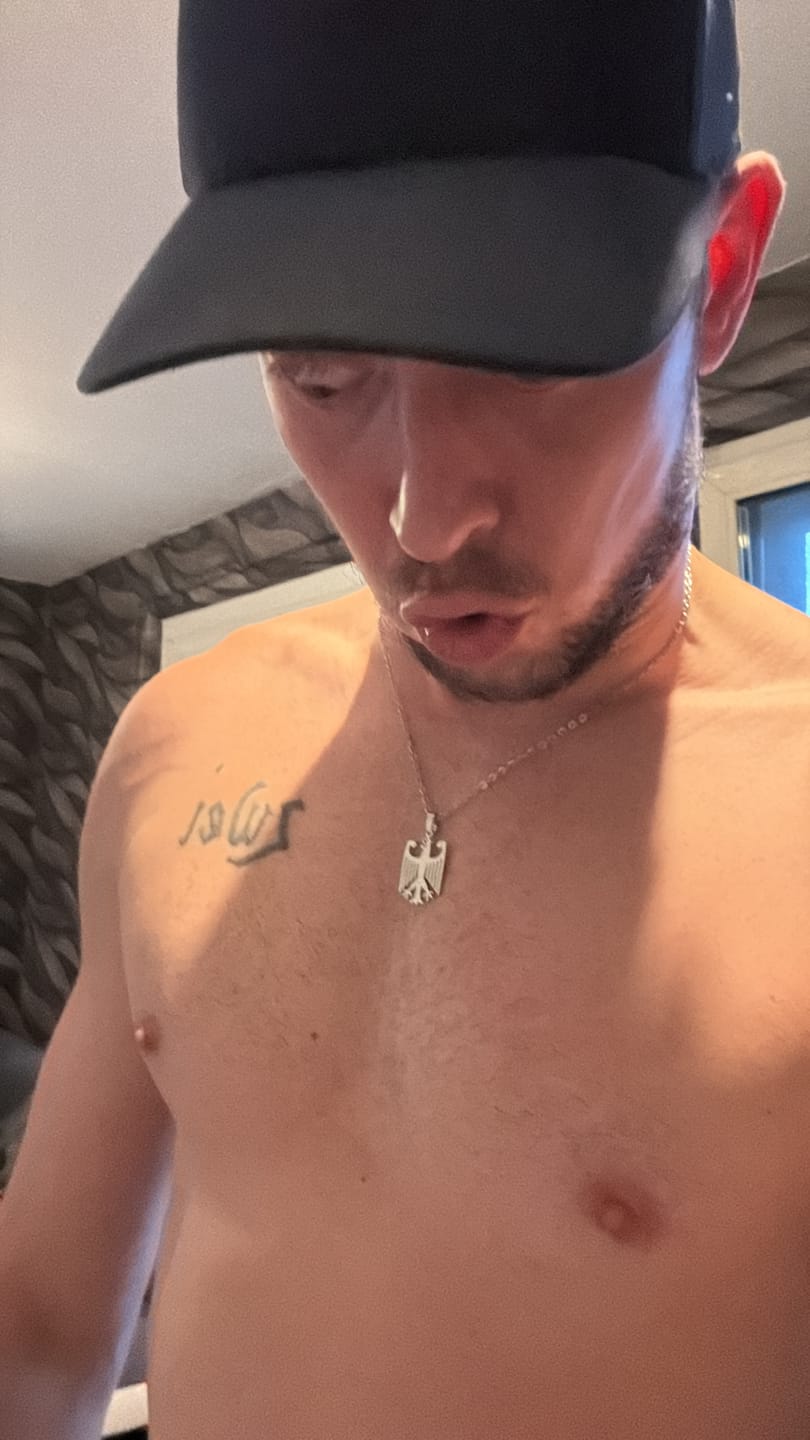Customer photo review of Deutschland Adler Kette
