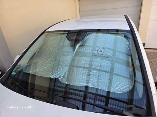 Customer photo review of Faltbare Auto-Sonnenblende mit Logo