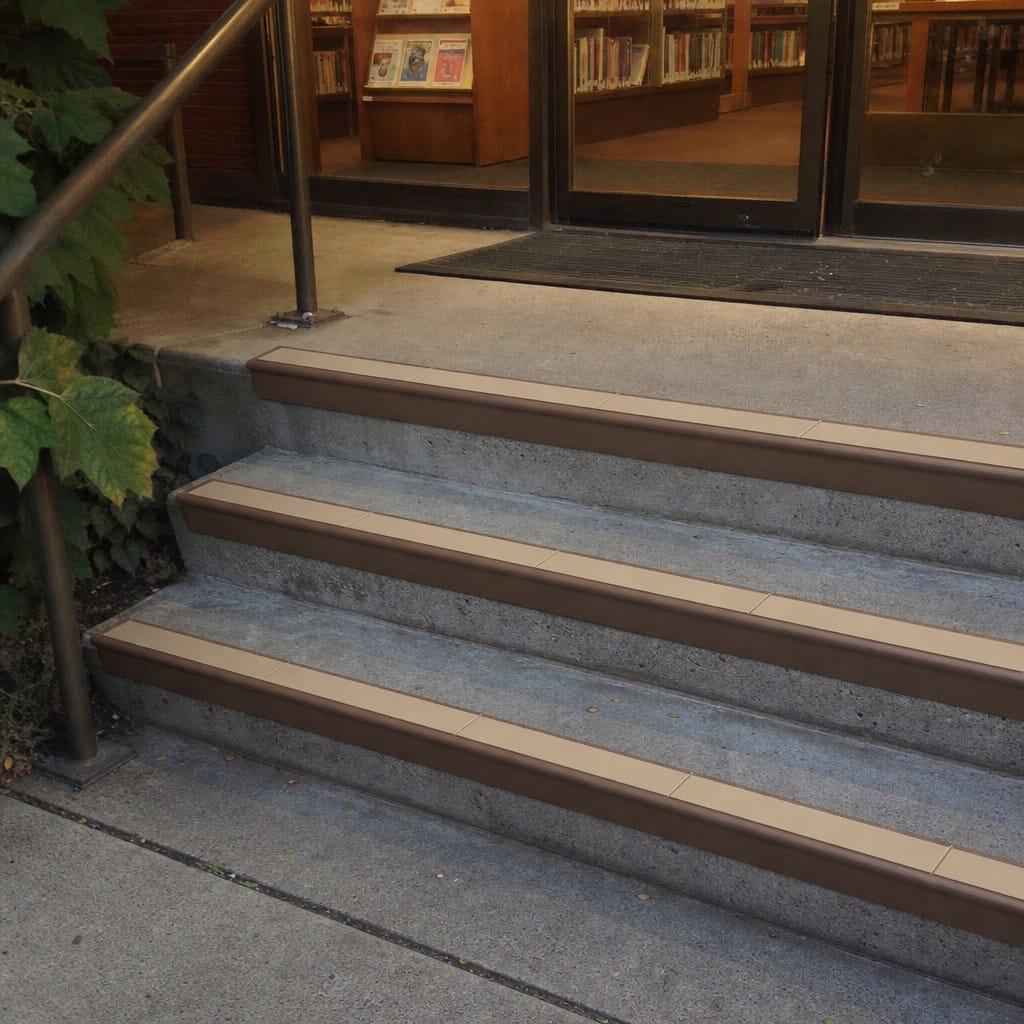 Customer photo review of Rake Back Stair Nosing 2.75m Aluminium Double PVC Insert 5mm