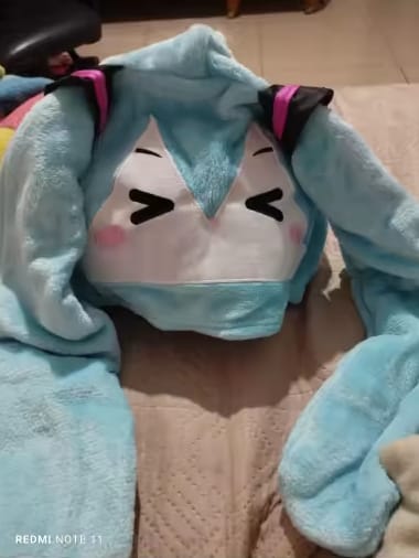 Customer photo review of Miku Cozy Winter Cloak