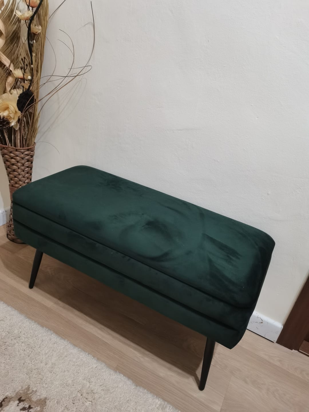 Customer photo review of Bancheta hol tapitata VELVA, stofa catifelata verde inchis, 78x35x40 cm