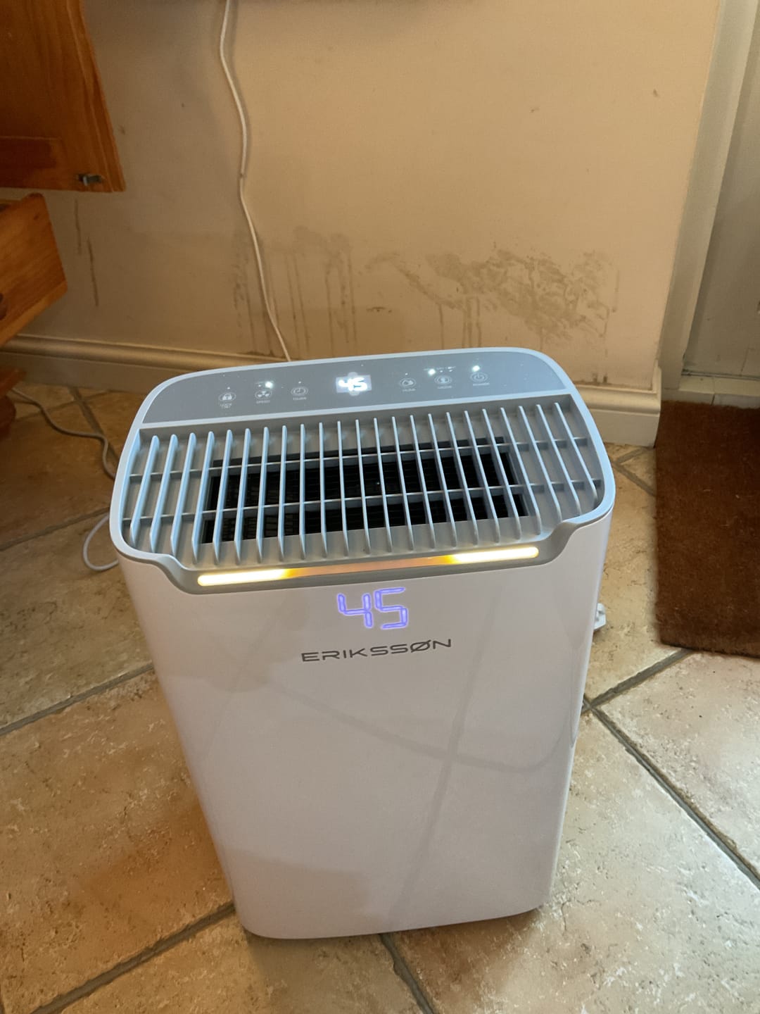 Customer photo review of Erikssøn Luchtontvochtiger - Dry Pro Plus - Tot 20L / dag - Wit