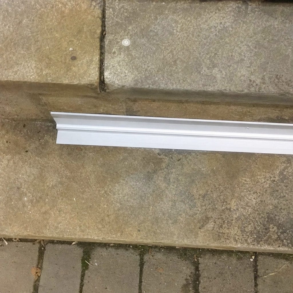 Customer photo review of Aluminium Stair Corner Trim 28x28mm - Inner Corner for 5mm LVT