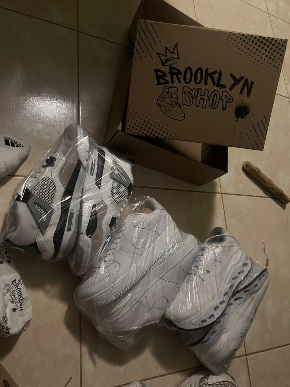 Customer photo review of AIR RETRO 4 - ADULTOS