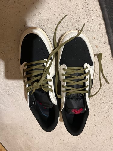 Customer photo review of Air Jordan 4 Military Black