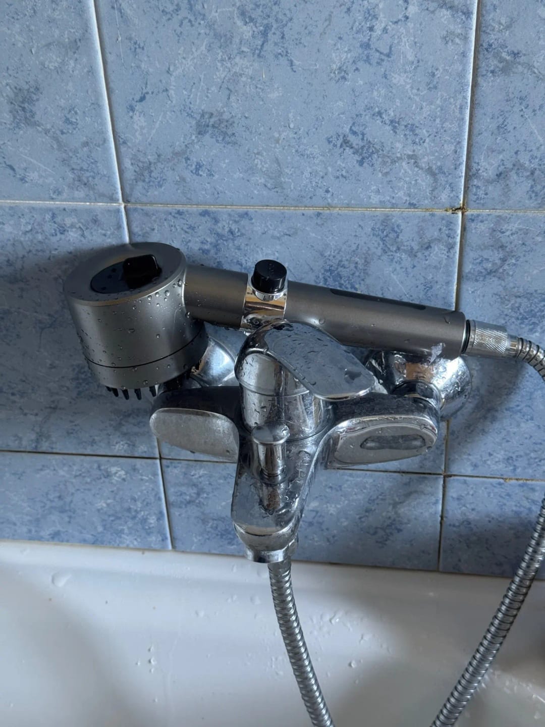 Customer photo review of Doccino Filtrante ZEROTRACCE: Meno Tracce e Più Pulizia nella Tua Doccia
