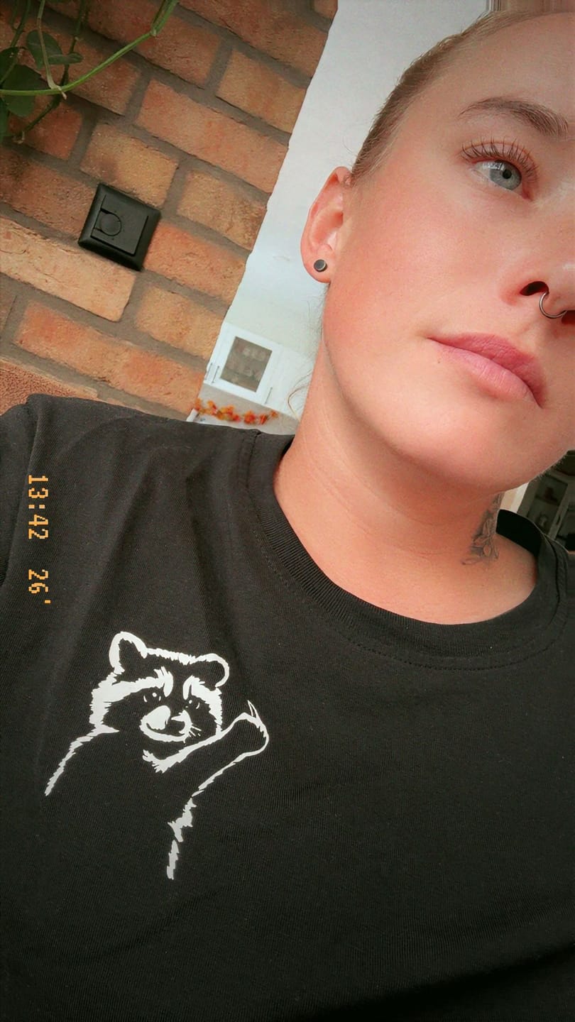 Customer photo review of Holzbrüder® Originals - Frecher Waschbär Bio Damen Shirt