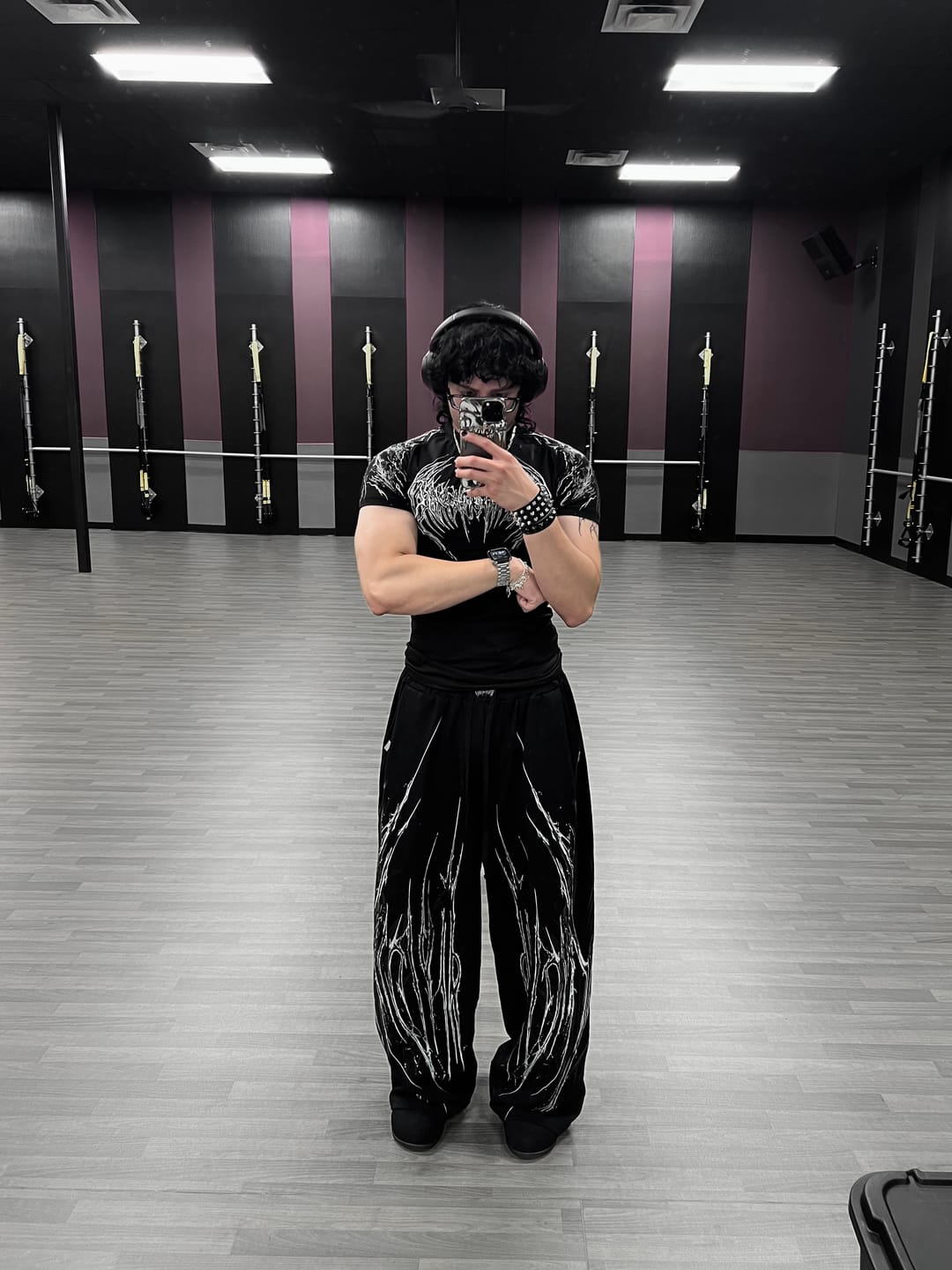 Customer photo review of Venom Texture Symbiote Banana sweatpants [VOID BLACK]