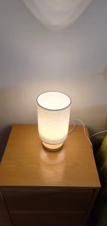 Customer photo review of Lampe de Table LED avec Pied en Bois et Abat-Jour en tissu