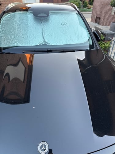 Customer photo review of Faltbare Auto-Sonnenblende mit Logo