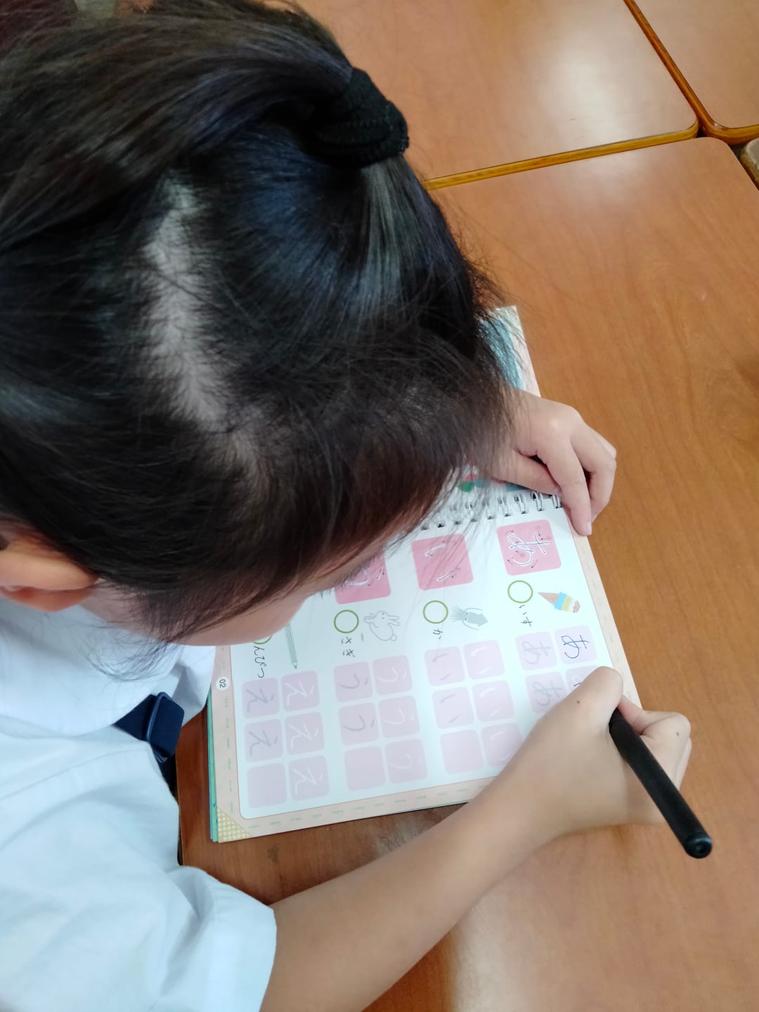 Customer photo review of 文字が消える!? まほうのドリル 漢字（１年生・２年生・３年生）