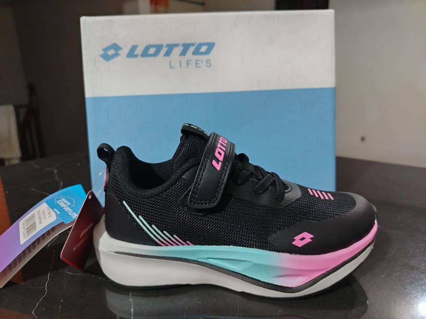 Customer photo review of Tenis Naz CH