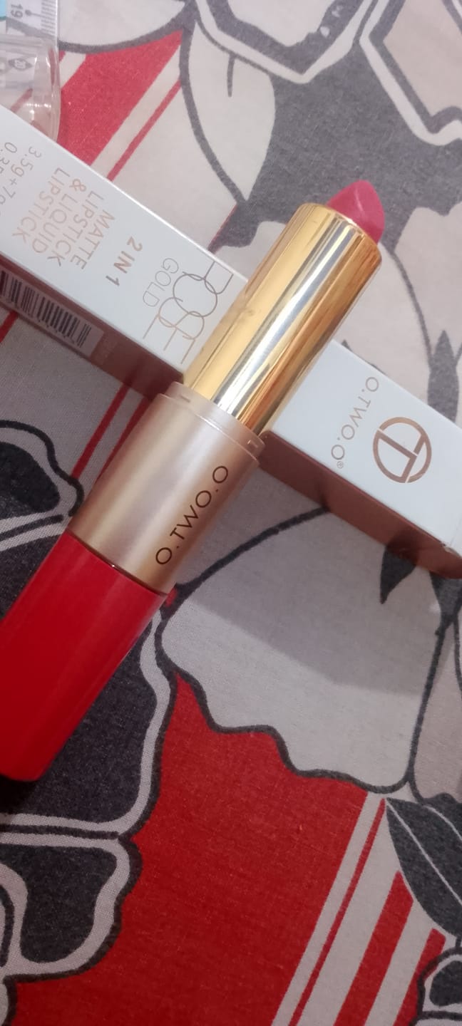 Customer photo review of O.TWO.O ROSE GOLD 2 IN 1 LIPSTICK AND LIPGLOSS