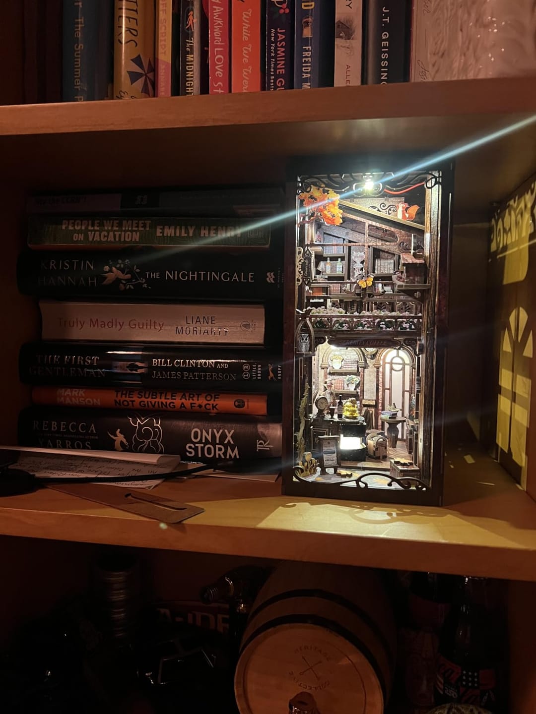 Customer photo review of Béke Szigete Kávéház - DIY Book Nook