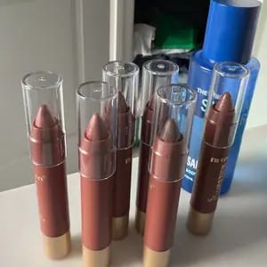 Customer photo review of Lunga Durata Rossetto Opaco Set 6 Pezzi Resistente All’Acqua