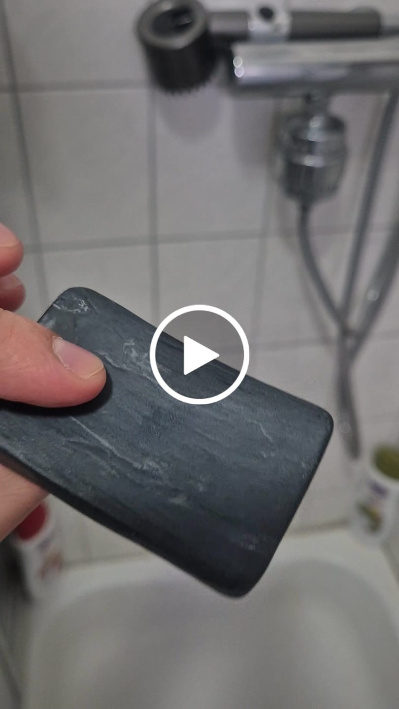 Customer video review of Festes Schwarzkümmel Haarshampoo