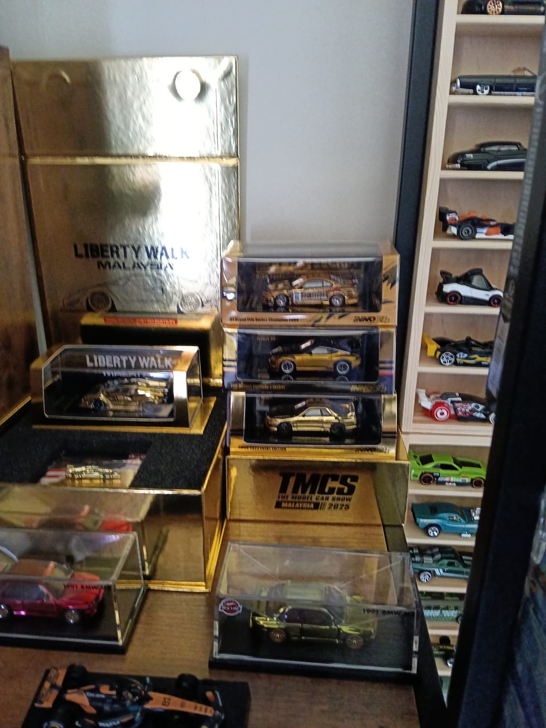 Customer photo review of INNO64 1:64 Nissan TOP SECRET FAIRLADY Z (RZ34) Gold