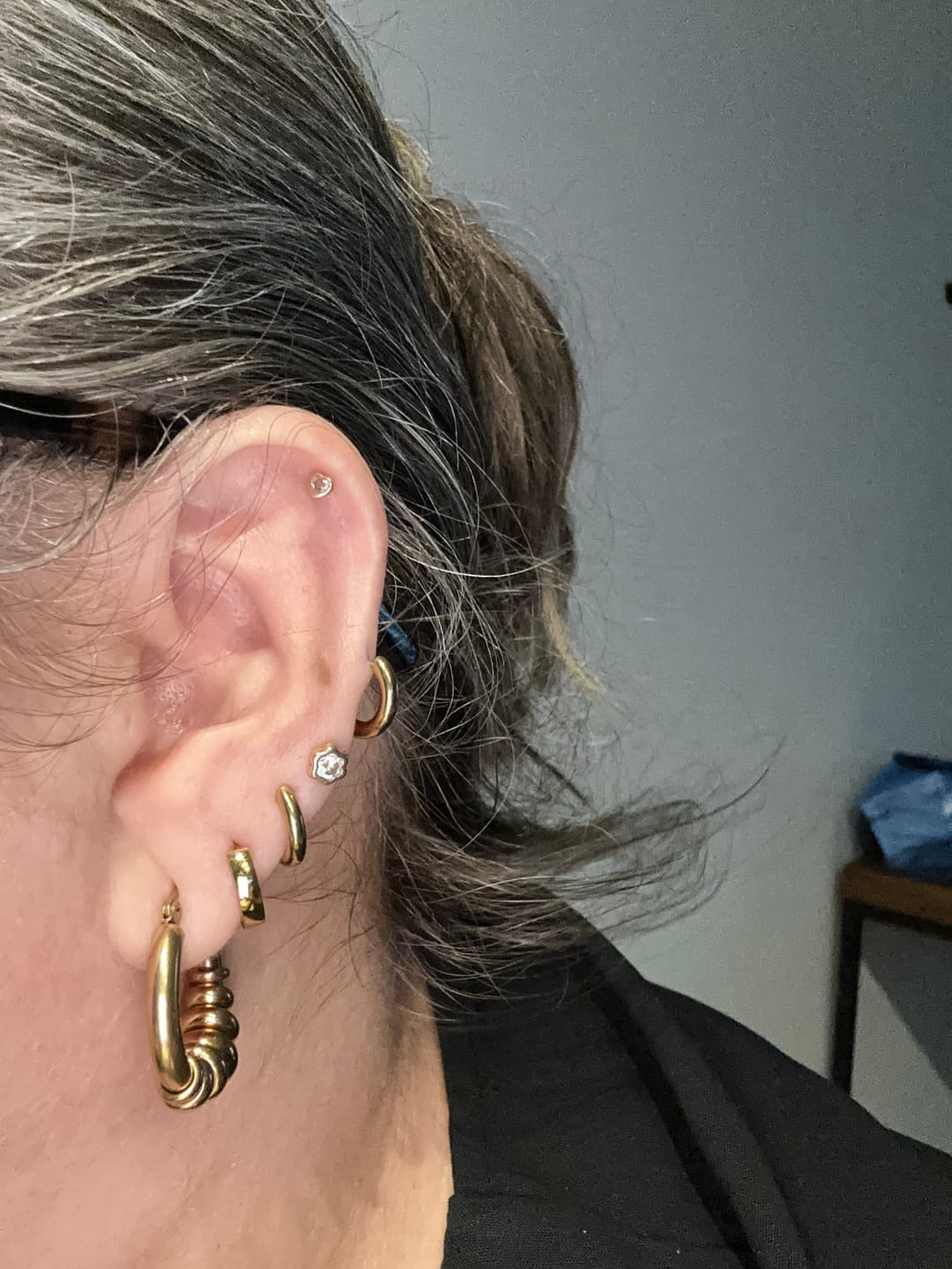 Customer photo review of Aretes Corin