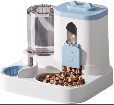 Customer photo review of Dispensador de Agua y Comida para gatos 2 en 1 para Mascotas Grandes