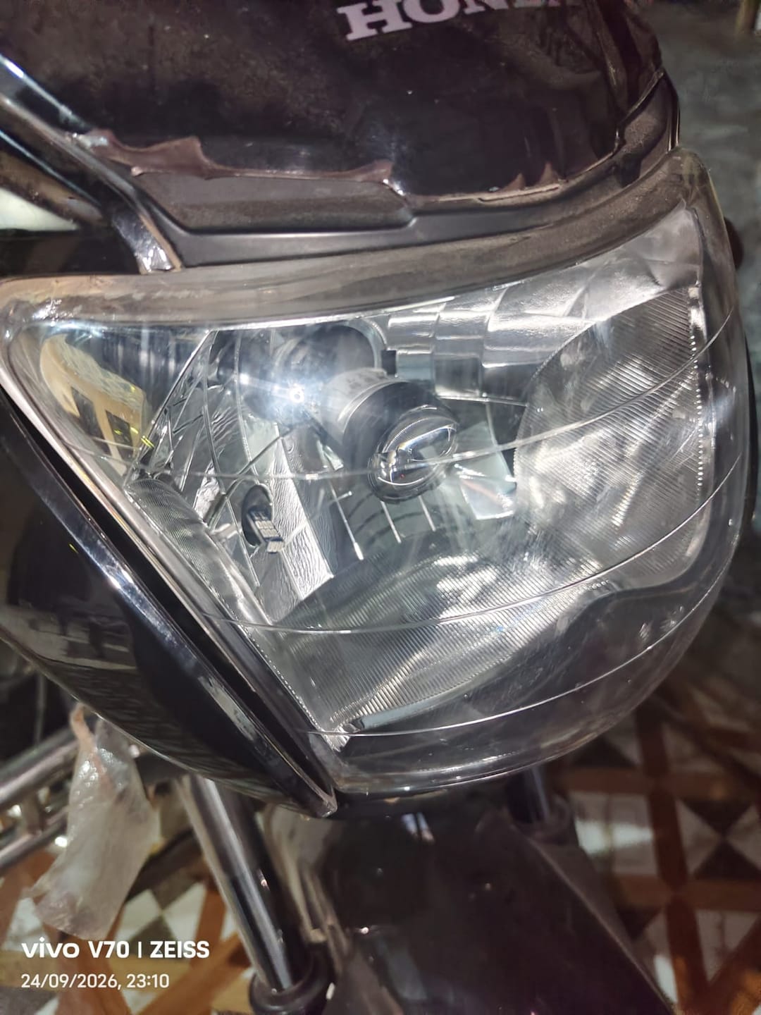 Customer photo review of 1pc Super Beam H4 Mini Projector Lens Bulb Bikes