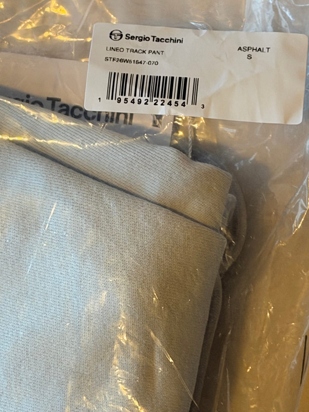 Customer photo review of Women's Lineo Track Pant-Asphalt