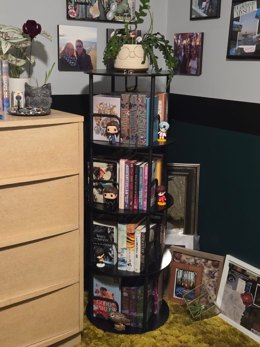 Customer photo review of Flycity 3-5 Tier Rotating Bookshelf With 360° Spinning Display