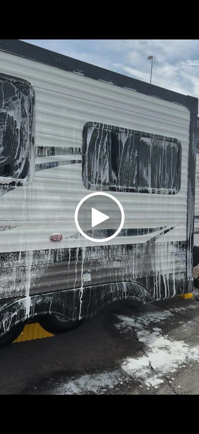 Customer video review of Platinum Wash – Neutral pH Detailing Truck Wash Soap