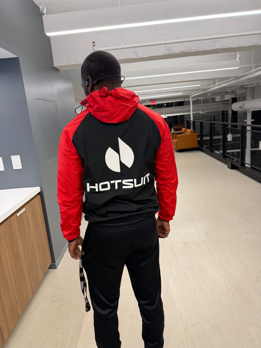 Customer photo review of Men's 904 Flagship V2.0 Hooded Sauna Jacket for Heat Training, Running & Gym