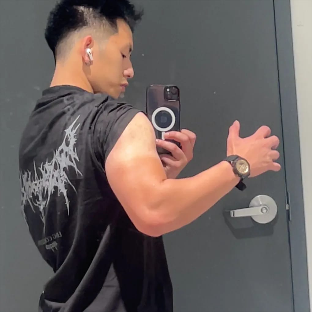 Customer photo review of VORTEX T-SHIRT