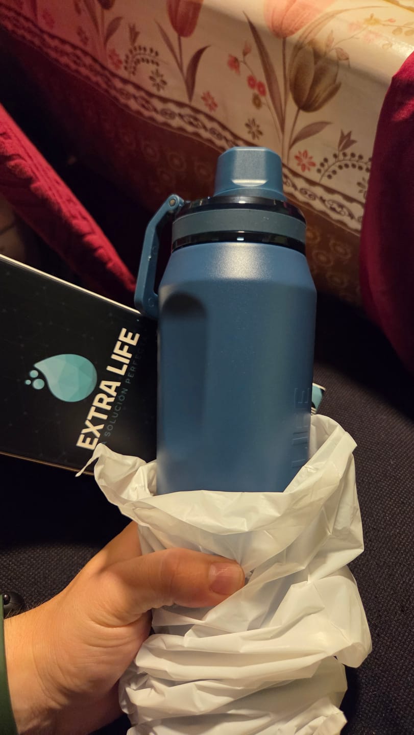 Customer photo review of Botella Térmica Acero Inoxidable 750 ml