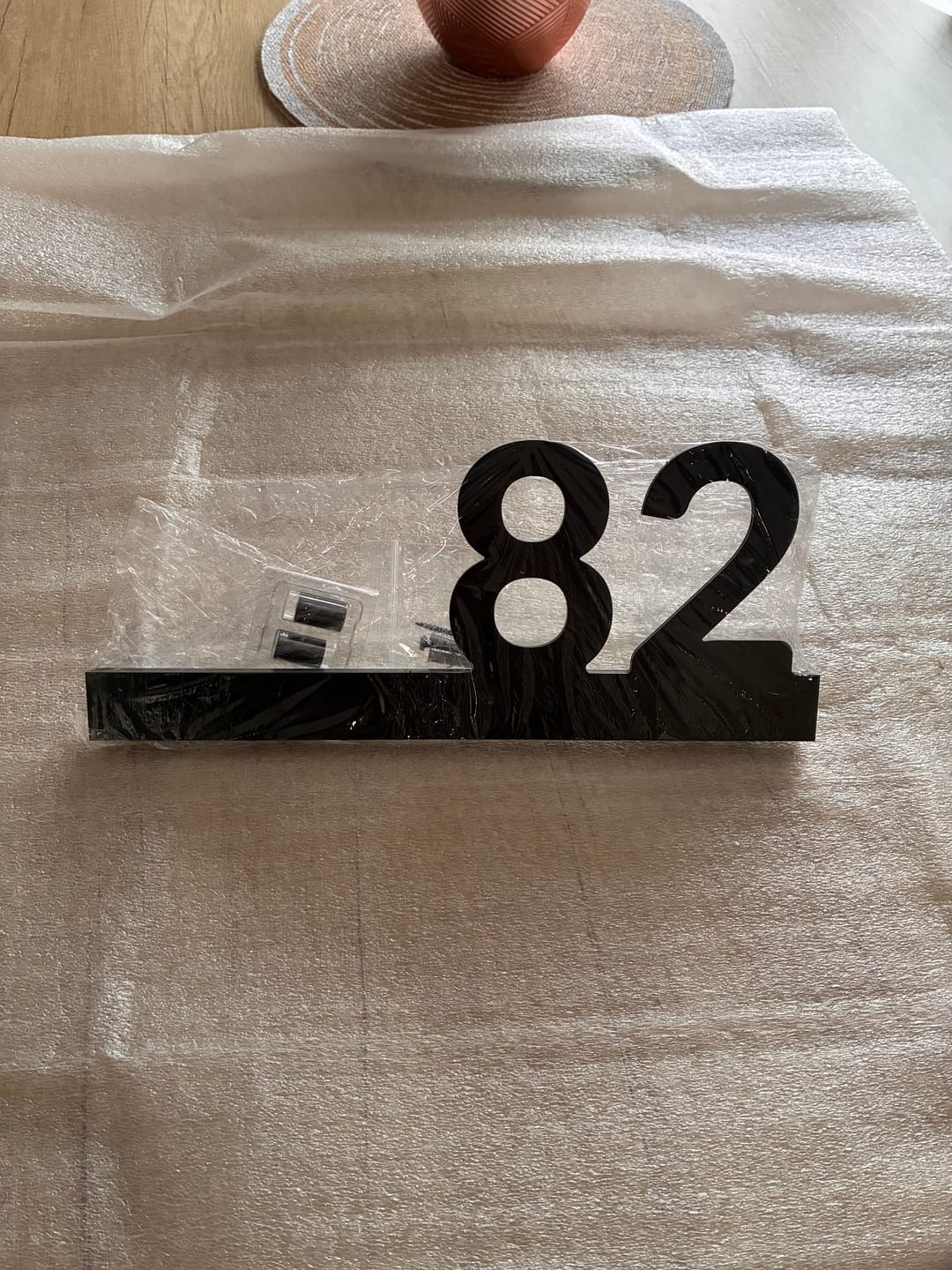 Customer photo review of Numero civico sagomato modello Line 01 Alluminio