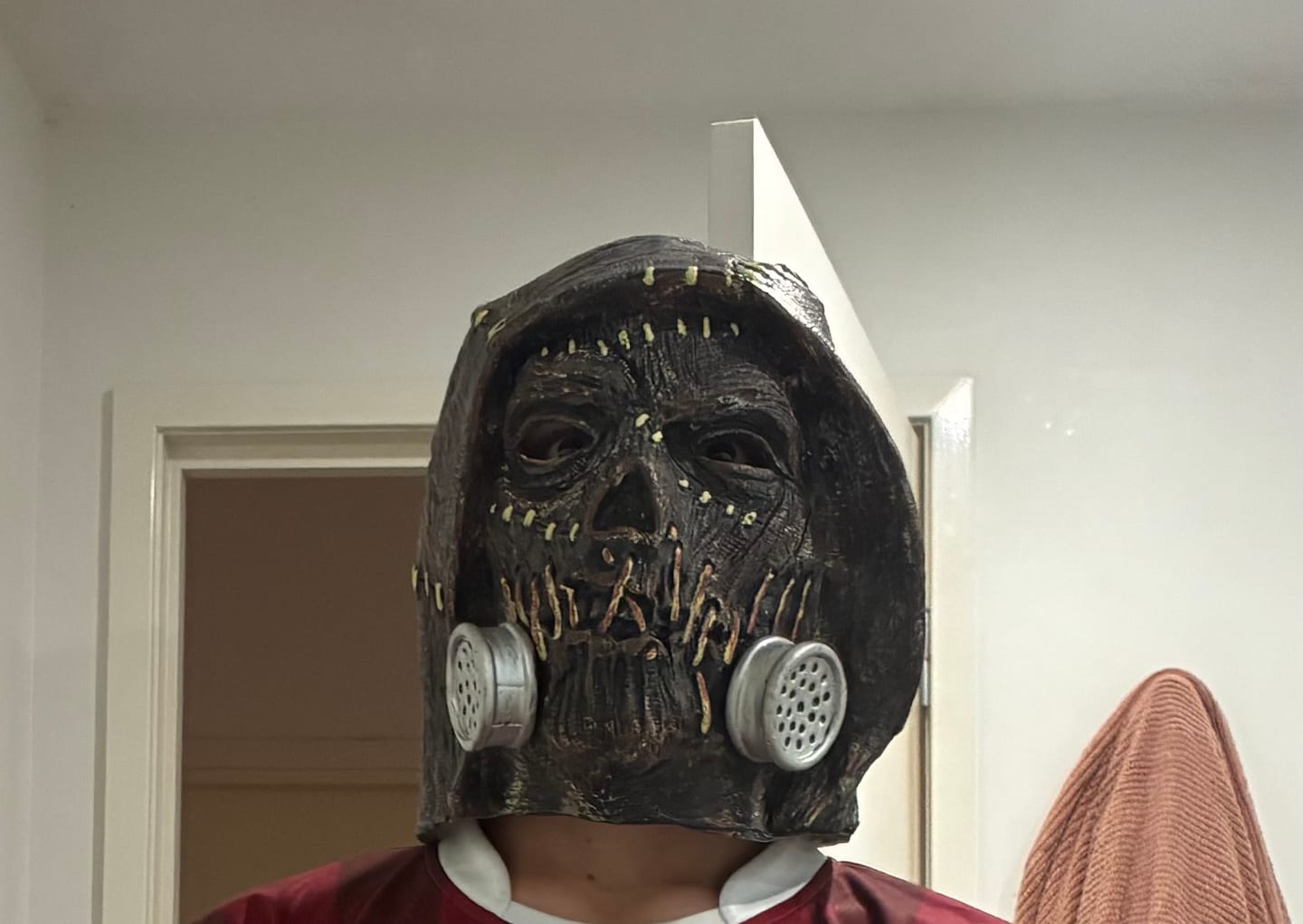 Customer photo review of Batman Arkham Knight Scarecrow Full-Face Mask – Halloween Cosplay Prop