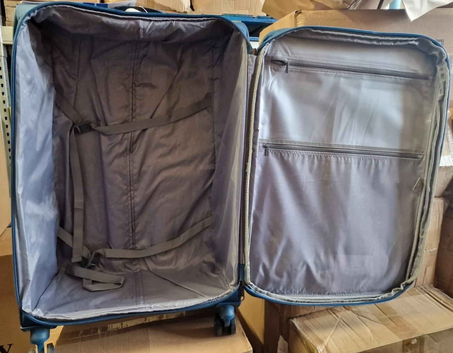 Customer photo review of Goby London Oxford Softside Luggage